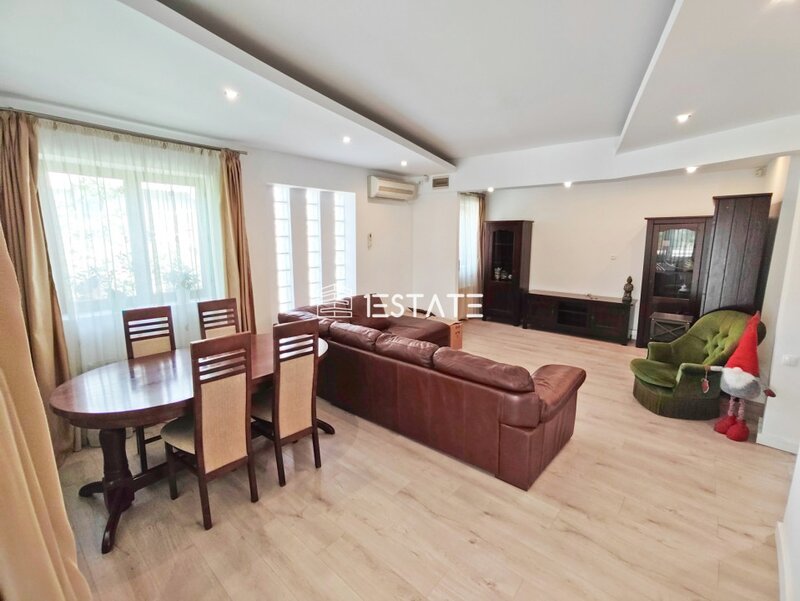Peninsula Ostrov, casa P+M cu teren 162 mp situata pe malul lacului Fundeni,
