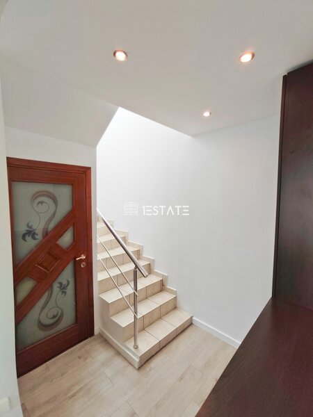Peninsula Ostrov, casa P+M cu teren 162 mp situata pe malul lacului Fundeni,